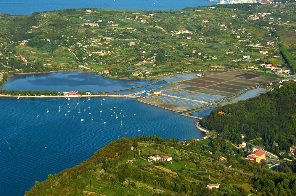 Stjuža Lagoon and Salt Pans